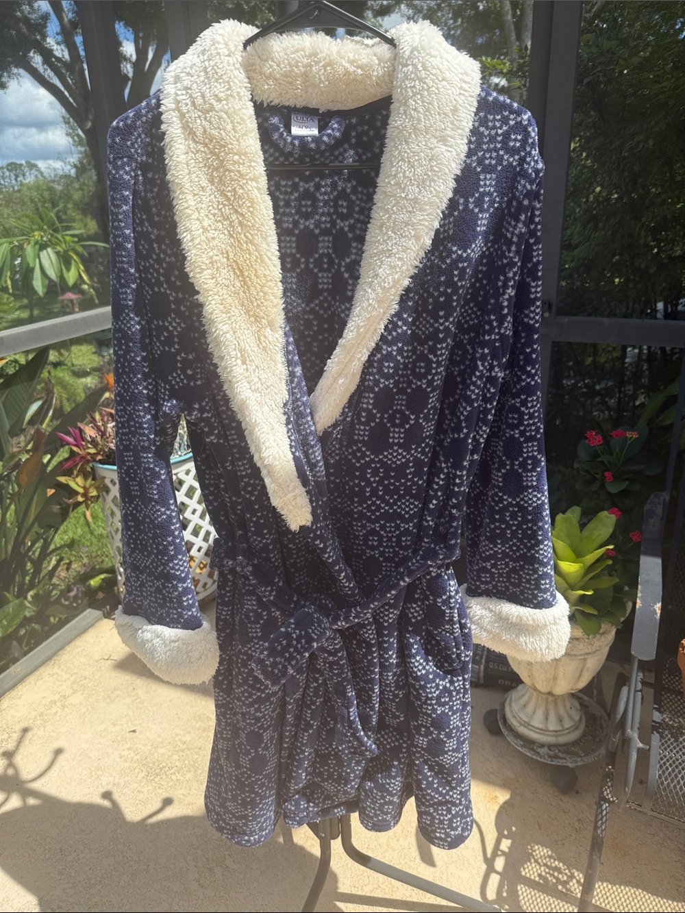 Ulta Beauty Navy Patterned Robe with Cream Sherpa Collar L/XL
